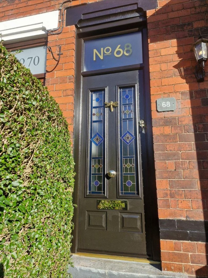Bespoke glass front door & cottage-style back door, normanby by endeavour windows